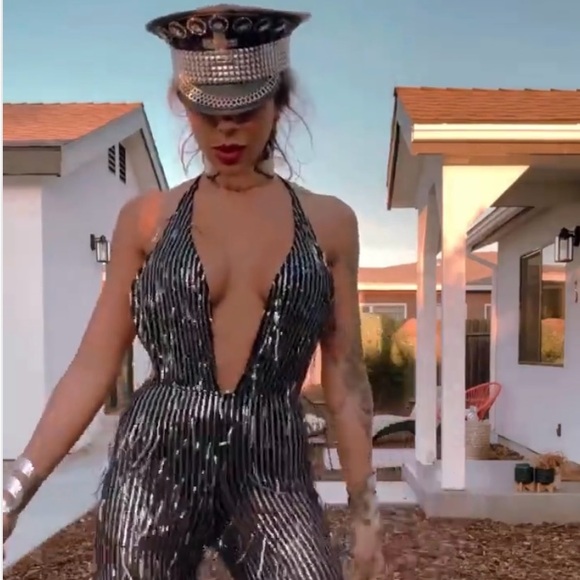 Sparkly jumpsuit in silver and black - Picture 2 of 3